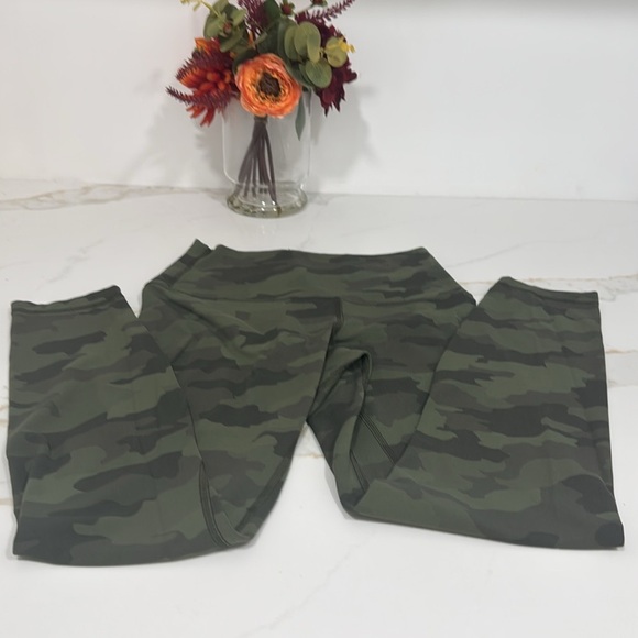 Lululemon Athletica Camouflage Leggings - Green and Black - Picture 2 of 5